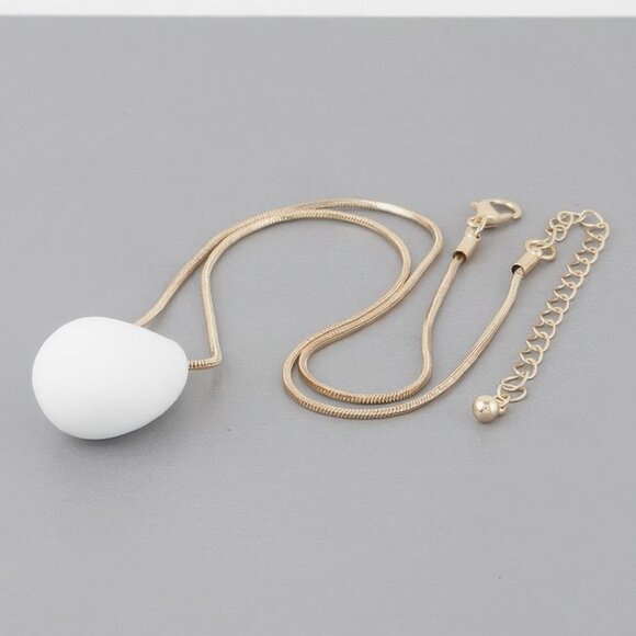 Yin Teardrop Necklace - Picture 3 of 4